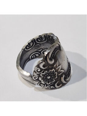 Floral Ring size 8½ silverwear spoon ring